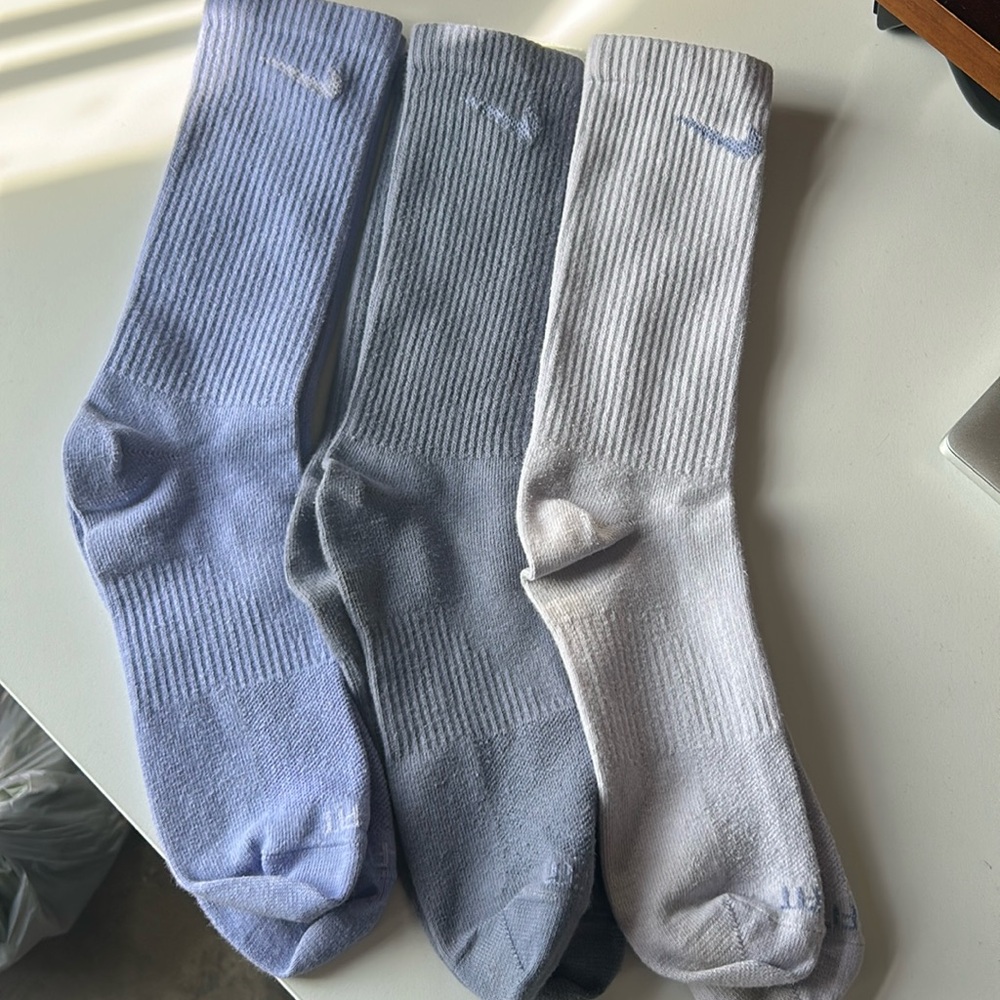 Nike dri fit socks three pack large blue